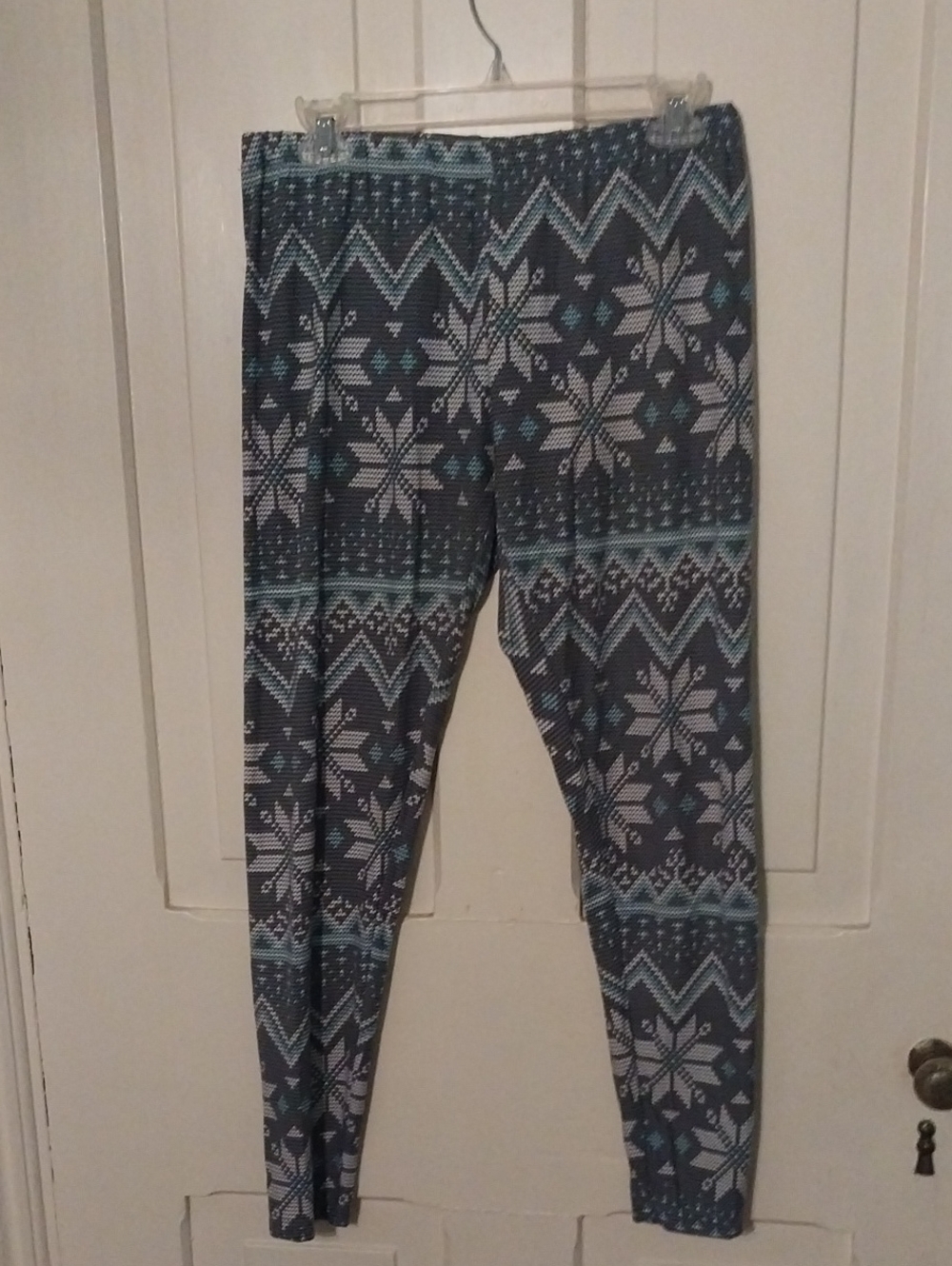 Zigzag,  Snowflake Print Leggings - Gray & Teal